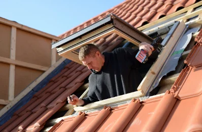 Pose de fenêtres de toit Velux à Puydarrieux